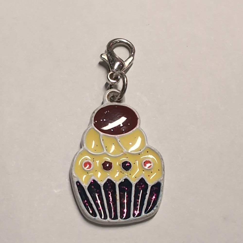 Cupcake 🧁 Bracelet Charm /‎ Keychain / Purse Charm